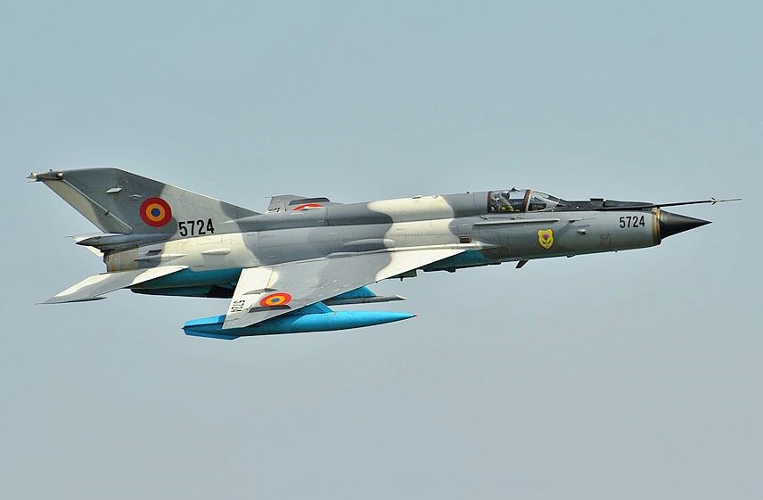 කල් ඉකුත්වෙමින් පවතින MiG 21 " fishbed" වර්ගයේ යානාවක්