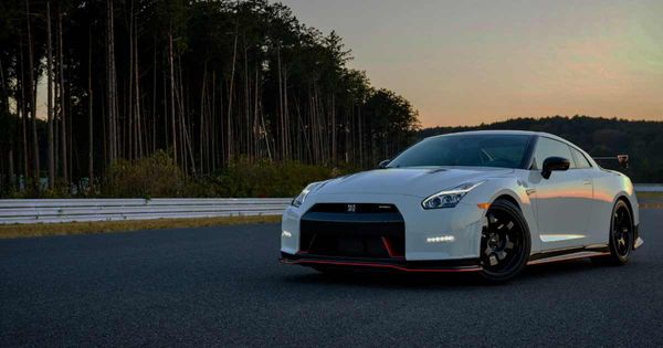 ලෝකෙටම 50ක් පමණක් නිපදවෙන Nissan GT-R (Godzilla)