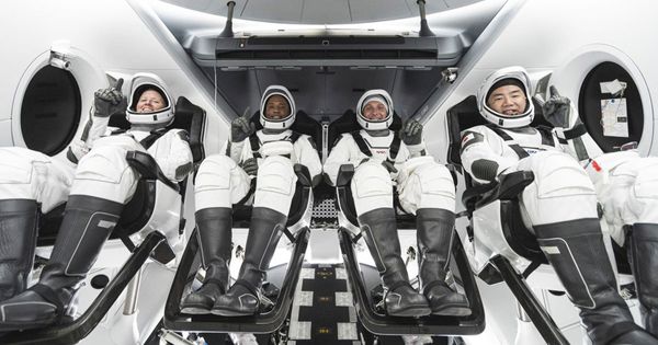 ඉතිහාසය අලුත් කරමින් SpaceX Crew-1 මිෂන් එක සාර්ථකව අවසන් වෙයි